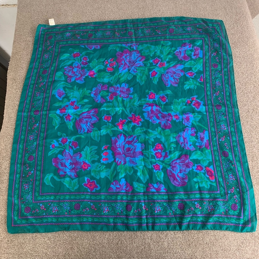 Silken Polyester floral print scarf